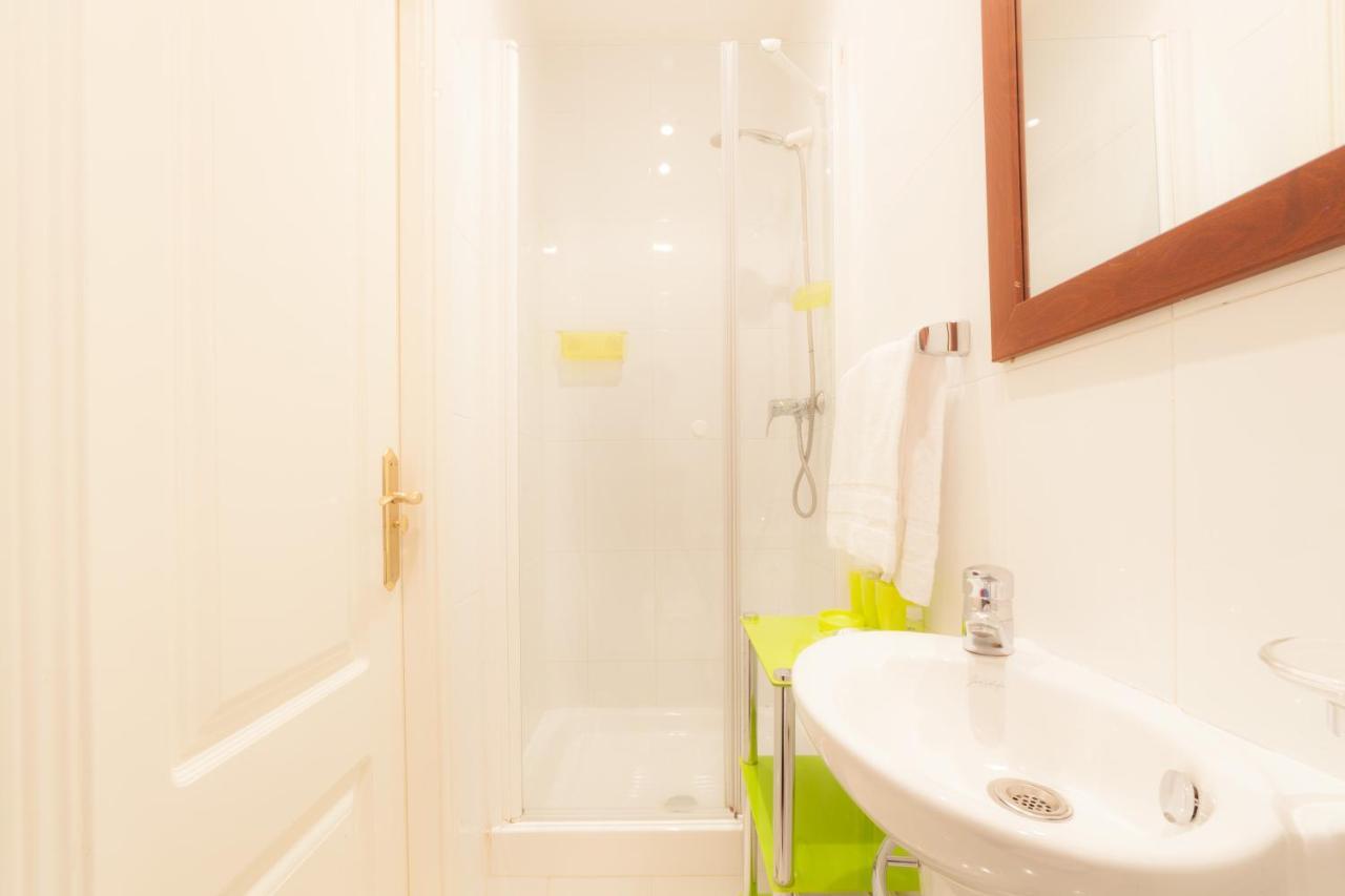 Classical Flat In Barrio Salamanca By Allo Housing Madrid Bagian luar foto