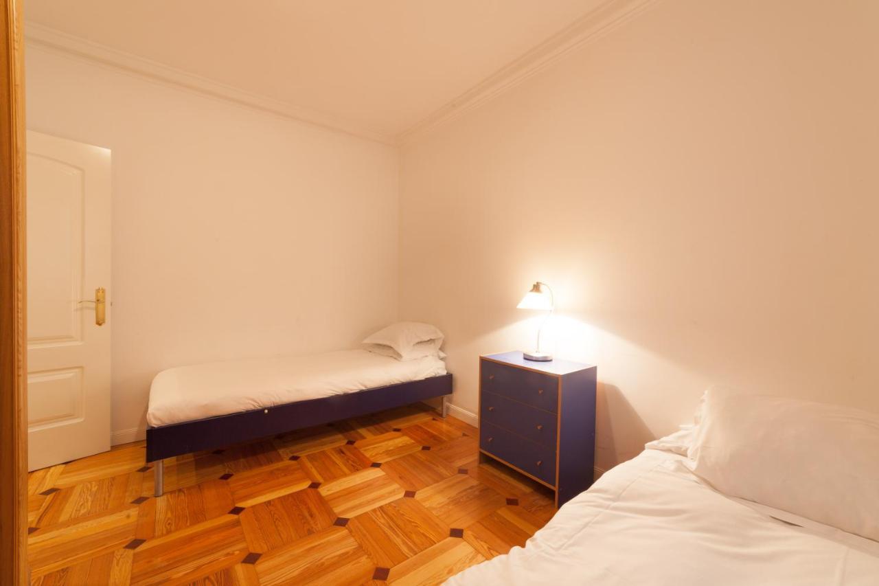 Classical Flat In Barrio Salamanca By Allo Housing Madrid Bagian luar foto